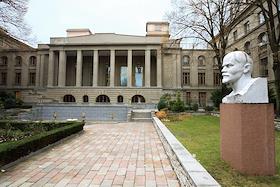 Внешний вид и интерьер здания посольства России в Германии