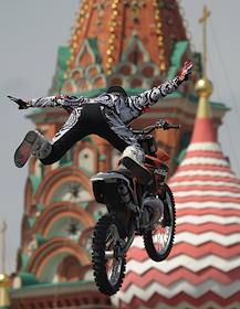 V автомобильное шоу Moscow City Racing 2012. П/к участников автошоу, автограф сессия. Автомобильные шоу команд