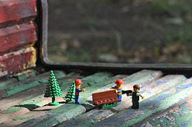 Съемка спецпроекта для журнала 'Деньги'. Игрушки Лего. Муниципальный депутат