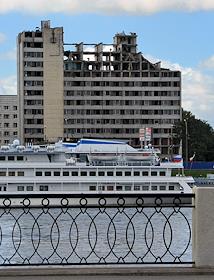 Снос гостиницы 'Речная'