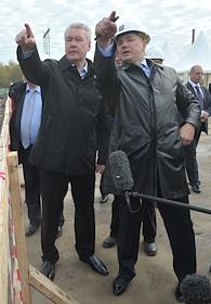 Осмотр мэром Москвы Сергеем Собяниным строящегося электродепо 'Братеево'