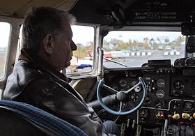 Самолет Ил-14П, последний сохранившийся в летном состоянии  самолет этого типа. Построен в 1959 году на авиазаводе в Дрездене (ГДР). За долги по транспортному налогу его владельца летчика Александра Поддубного самолет арестован и может быть продан с торгов за бесценок