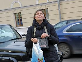 Инвалид по зрению Юля Дьякова