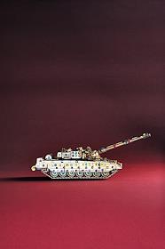 Обложка для журнала 'Деньги'. Танк