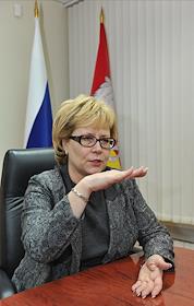 Министр экономического развития Челябинской области Елена Мурзина во время интервью