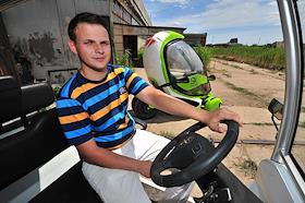 Константин Артемьев, директор 'Браво-моторз' , начавший производство мини- электроомобилей в городе Астрахани. Виды Астрахани