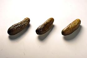 Обложка для журнала 'Деньги'. Маринованные огурцы (корнишоны)