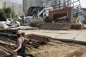 Рухнувшее здание строящегося магазина сети 'Пятерочка', расположенное в доме 3/5 по улице Знаменские садки.
