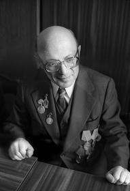 Семен Гуревич, профессор факультета журналистики МГУ.
Ветераны факультета журналистики МГУ