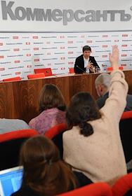 Лекция Олега Леонова для студентов 'Академии журналистики Ъ' в конференц-зале издательского дома (ИД) 'Коммерсантъ'