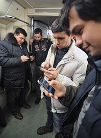 Официальное открытие точек бесплатного доступа к Wi-Fi на кольцевой линии московского метро. Проезд от станции метро 'Менделеевская' до станции 'Маяковская'