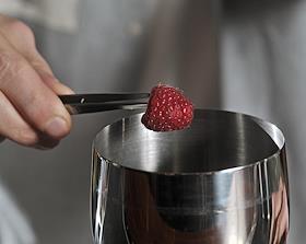 Проект Beluga. Бар 'Стрелка'. Коктейль с водкой 'Белуга'