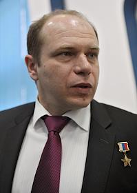 П/к, посвященная всемирному Дню космонавтики. В рамках мероприятия пройдет видеомост Москва-Санкт-Петурбург-Екатеринбург-Новосибирск-МКС в агентстве ИТАР-ТАСС. В Москве примут участие: глава Федерального космического агентства Олег Остапенко, заместитель руководителя Федерального космического агентства Денис Лысков, директор Института космических исследований РАН Лев Зеленый и космонавты Олег Котов и Сергей Рязанский