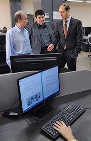 Презентация проекта 'Кортеж' с участием министра промышленности и торговли Дениса Мантурова, в Центральный научно-исследовательский автомобильный и автомоторный институт 'НАМИ' (ГНЦ РФ ФГУП 'НАМИ')