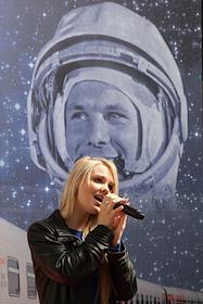 Отправление поезда 'Москва-Брянск' с космонавтами