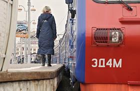 Станция 'Бутырская'. Контейнерная площадка, пригородные перроны и дежурные по станции