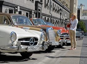 Мэр Москвы Сергей Собянин на старте Ежегодного экологического автопробега 'Из прошлого в будущее'