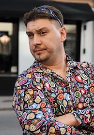 Живое выступление культовой программы «Модель для сборки» в кафе «Рецептор». Диктор Влад Копп, dj Андрей Эдисон, dj Михаил Габович, литературный редактор Сергей Чекмаев