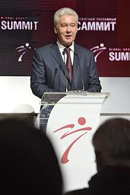 Всемирный рекламный саммит с участием мэра Москвы Сергея Собянина в 'Медиакубе' на Манежной площади