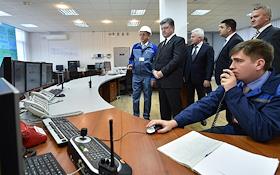 Президент Украины Петра Порошенко во время посещения 
Днестровской гидроаккумулирующей электростанции (ГАЭС) в городе Новоднестровск