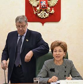 Заседание Совета при председателе Совета Федерации по вопросам развития ЖКХ, с участием министра строительства и ЖКХ РФ Михаила Меня, в Совете Федерации