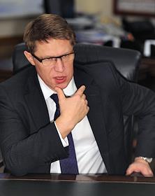 Временно исполняющим обязанности руководителя Федеральной службы по надзору в сфере здравоохранения (Росздравнадзора) Михаил Мурашко во время интервью