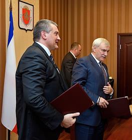 Губернатор Георгий Полтавченко во время встречи с главой Республики Крым, председателем Совета министров Республики Крым Сергеем Аксеновым. Подписание Соглашения между Правительством Санкт-Петербурга и Советом министров Республики Крым о социально-экономическом, научно-техническом и культурном сотрудничестве
