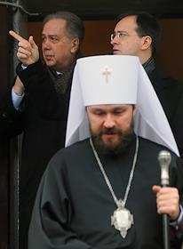 Закладка символической капсулы с посланием потомкам на строительной площадке многофункционального  Участвуют: министр культуры РФ В.Мединский, Митрополит Волоколамский Илларион, ректор Московской консерватории А.Соколов