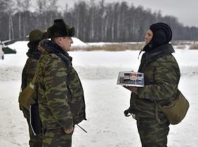 Боевые стрельбы штатным артиллерийским выстрелом с танковыми экипажами 4-й Кантемировской танковой дивизии ЗВО, на полигоне в Алабино