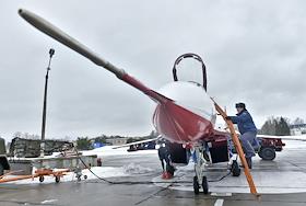Тренировочные полеты авиационной группы высшего пилотажа 'Стрижи', в Центре показа авиационной техники в Алабино