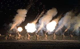 Праздничный салют в честь Дня защитника Отечества