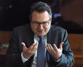 Председатель правления 'Промсвзязьбанка' Артем Констандян, во время интервью