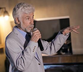 Вечер, посвященный выходу литературного номера журнала 'СНОБ' в ресторане 'Food Embassy'