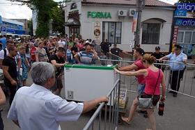 Городские власти начали демонтаж торговых рядов на улице Козлова в Симферополе