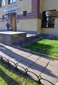 Виды Издательского Дома (ИД) 'КоммерсантЪ' с улицы