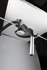 Обложка для журнала 'Деньги'. Заправочный пистолет. Петля из шланга