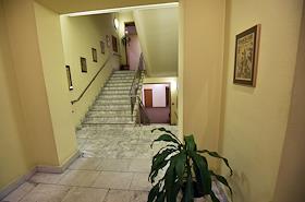 Четвертый этаж редакции газеты Коммерсантъ во время утренней уборки