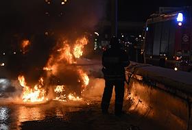 Пожар на 74 км МКАДа. Горящий автомобиль