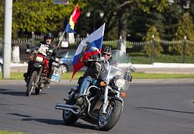 Старт мотопробега калининградских байкеров в польский город Бранево на крупнейшее в Европе захоронение советских воинов