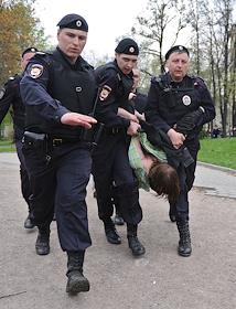 Акция ЛГБТ-сообщества в сквере между Олимпийским проспектом и Самотечной улицей