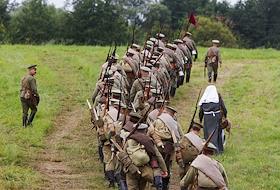 Военно-исторический фестиваль 'Гумбинненское сражение' прошел в Калининградской области у поселка Лермонтово (Гусевский городской округ)