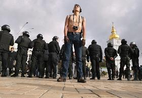 'Конопляный марш' в знак поддержки легализации легких наркотиков на Михайловской площади