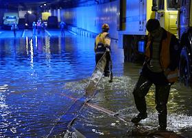 Последствий затопления Алабяно-Балтийский автомобильного тоннеля после сильного ливня