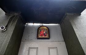 Траурный митинг активистов движения 'Антимайдан' у здания Представительства ЕС в России.
