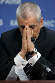 Встреча Петра Порошенко с Геннадием Онищенко в рамках его визита в Украину. Совместная пресс-конференция