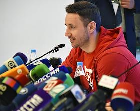 Хоккеист Илья Смирнов
